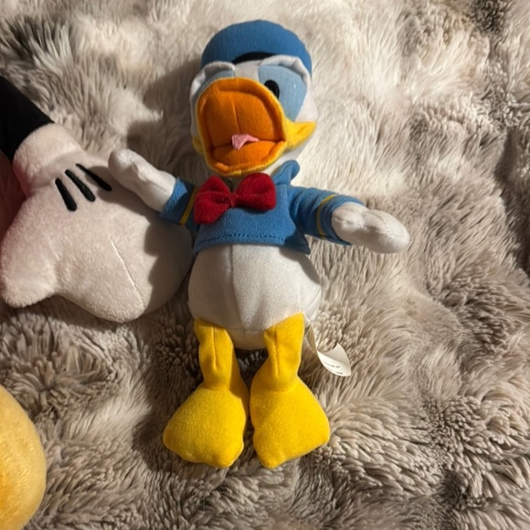 Disney Mickey Mouse Plush and Blanket Set - Picture 3 of 8